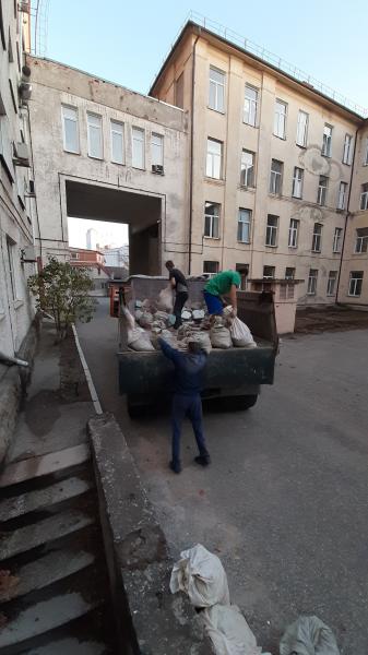 Сергей :  Вывоз мусора : строительного, ТБО, растительного