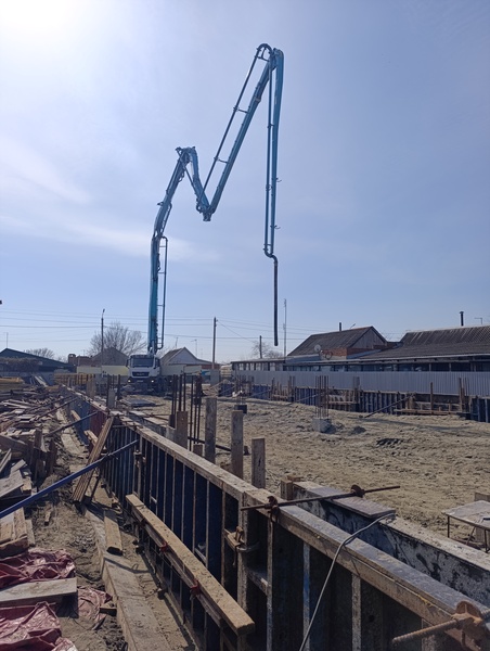 Заливка фундаментной балки