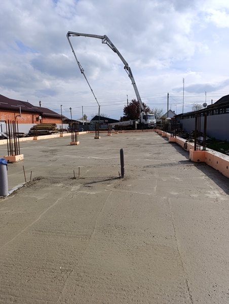 Заливка плиты пола