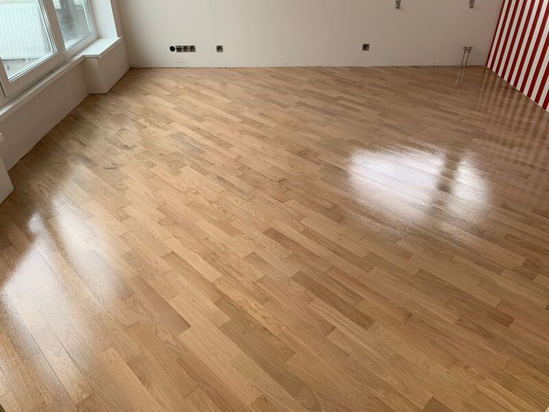 Циклевка паркета, шлифовка, покрытие лаком.
Заказы от 5 метров Циклевка паркета, шлифовка, покрытие лаком.
Заказы от 5 метров