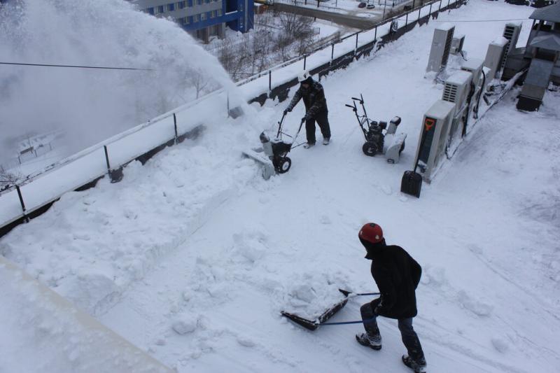 Дмитрий:  Расчистка снега с крыш 