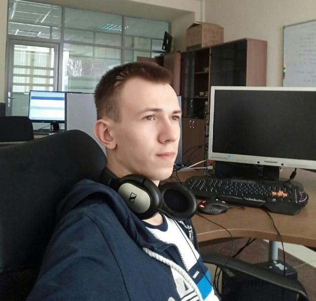 АЛЕКСЕЙ:  Компьютерный мастер Алексей. Я частный мастер - НЕ фирма.