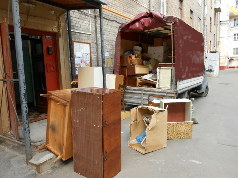 Тимур:  Вывоз (вынос) мусора, старой мебели на помойку в Казани
