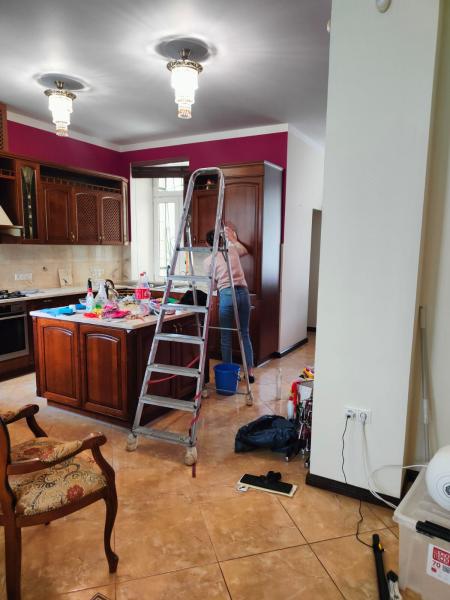 Максим:  Уборка квартир ( разовая, после ремонта) Мытьё окон
