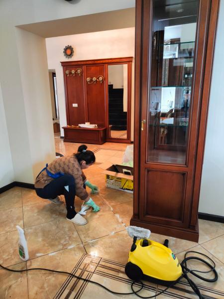 Максим:  Уборка квартир ( разовая, после ремонта) Мытьё окон