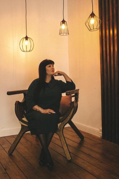 Массажистка