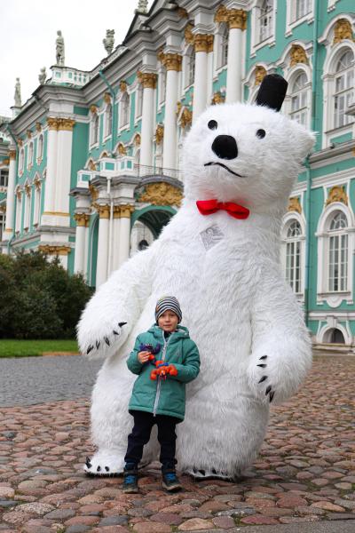 Анна:  Ростовая кукла белый медведь, аниматоры на праздник 