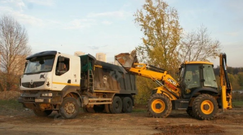 Сломать дом. Демонтаж построек. Вывоз мусора земли.