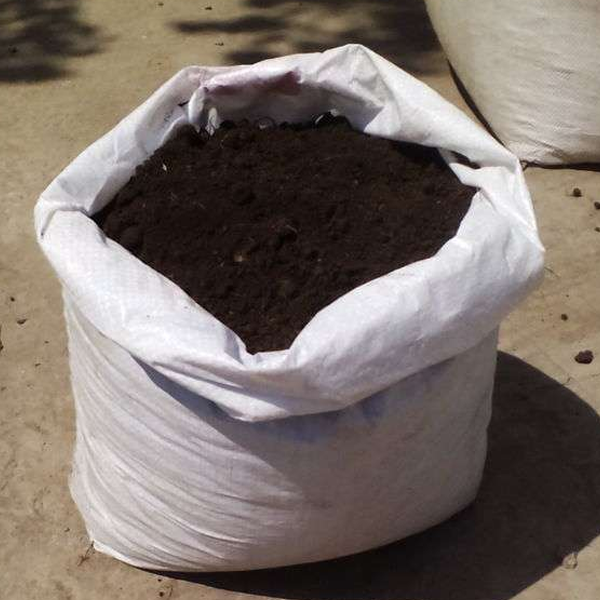 Земля плодородная в мешках, Садовый грунт в мешках 