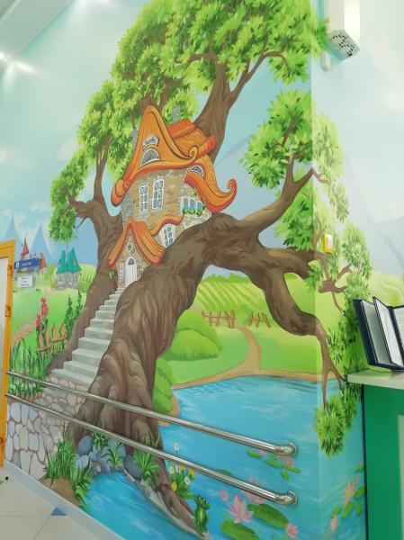 Любовь:  Художественная роспись стен в детских учреждениях 