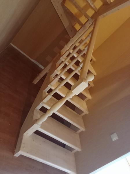 Владислав:  Монтаж деревянных лестниц 