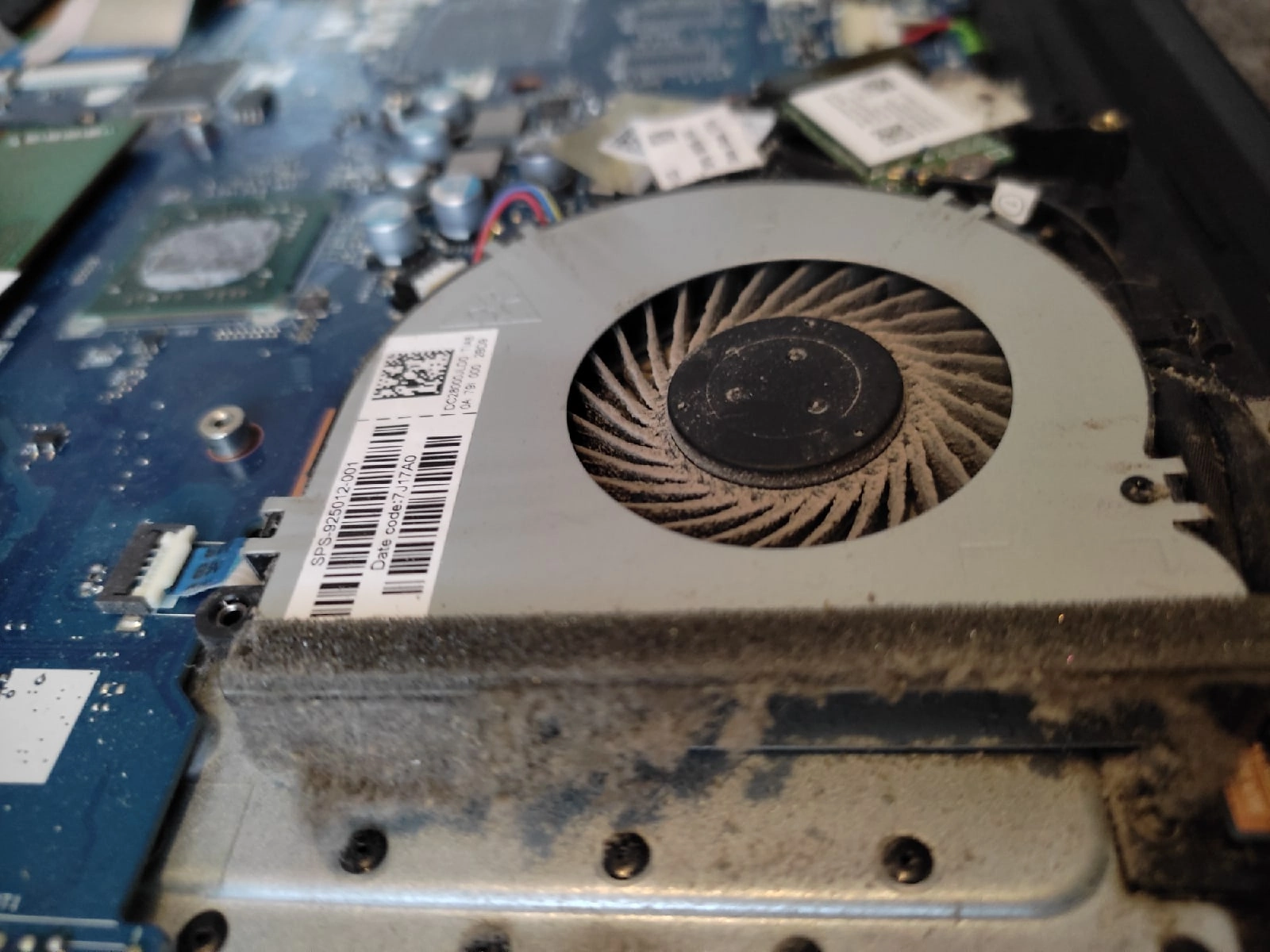 Смена термопасты, чистка ноутбука, компьютера