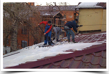 Кирилл:  Чистка снега с крыш Альпинистами