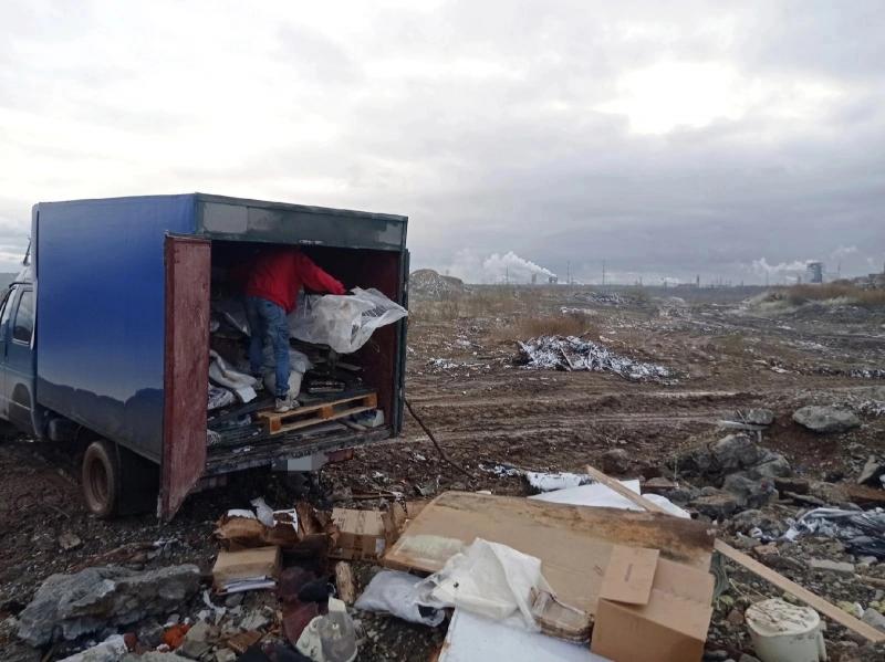 Антон:  Услуги грузчиков грузоперевозки вывоз мусора