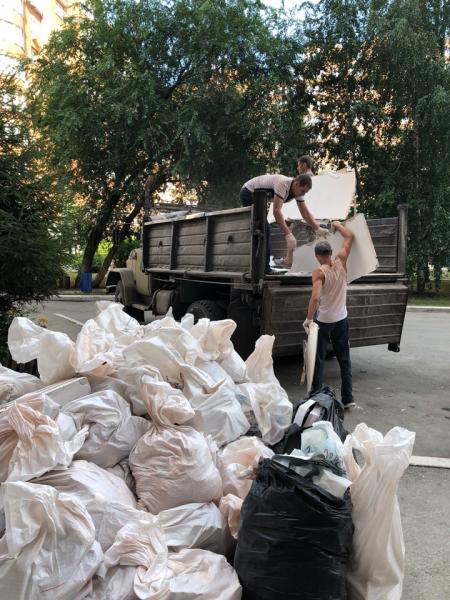 Михаил:  Вывоз мусора с Грузчиками в Воронеже и области