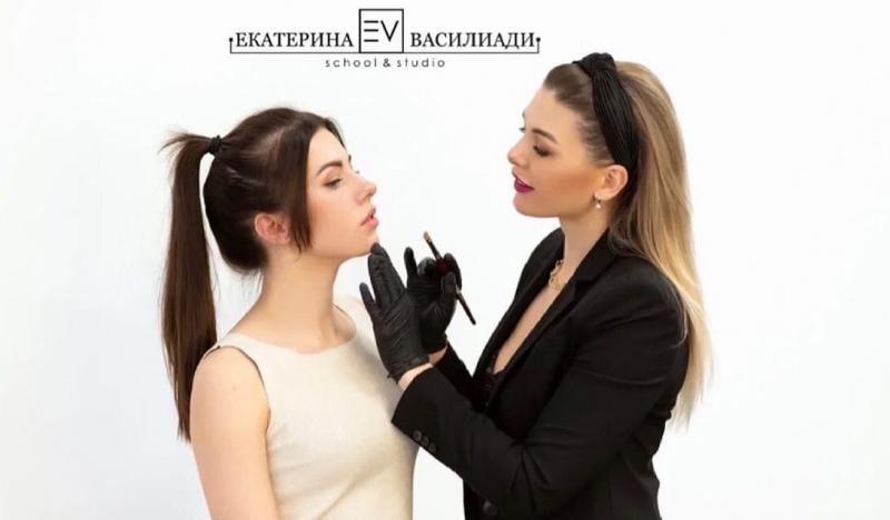 Обучение перманентному макияжу бровей в технике "напыление"