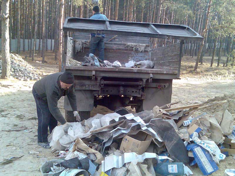 Сергей:  Вывоз мусора ЗИЛ