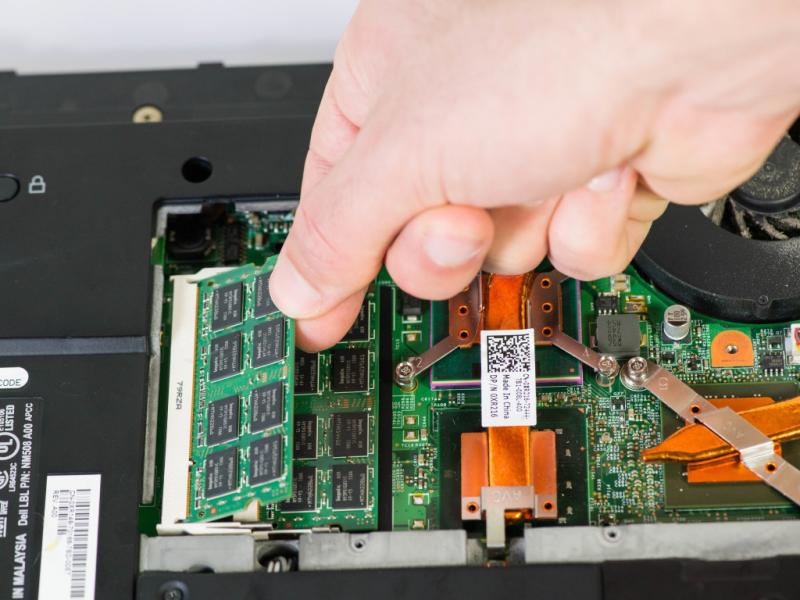Замена памяти на ноутбуке. Dell XPS m1530. Оперативная память для ноутбука Делл. XPS Оперативная память. Замена оперативной памяти на ноутбуке.