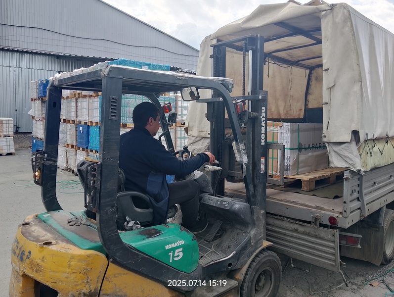 Перевозка, доставка, разгрузка керамогранита. Перевозка, доставка, разгрузка керамогранита.