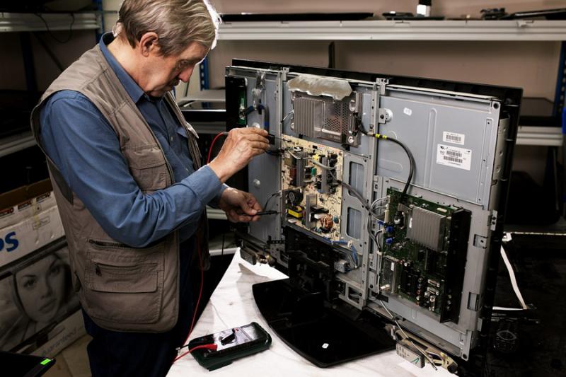 Опытный телемастер, ремонт телевизоров всех моделей 