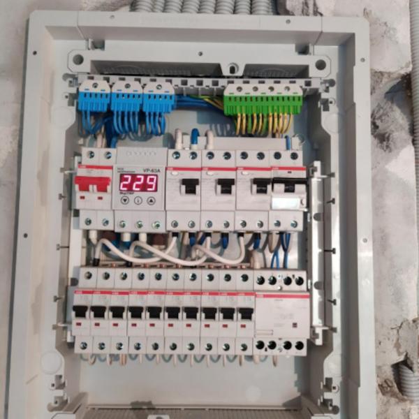 Александр:  Электрик услуги электромонтажа