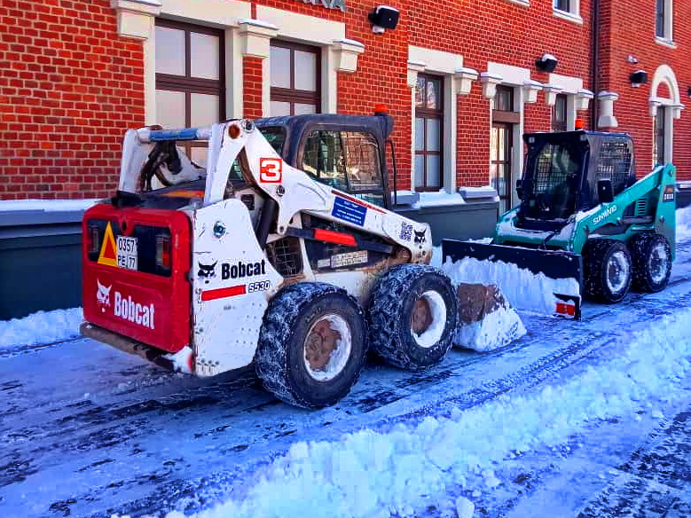 Уборка снега механизированная Bobcat
