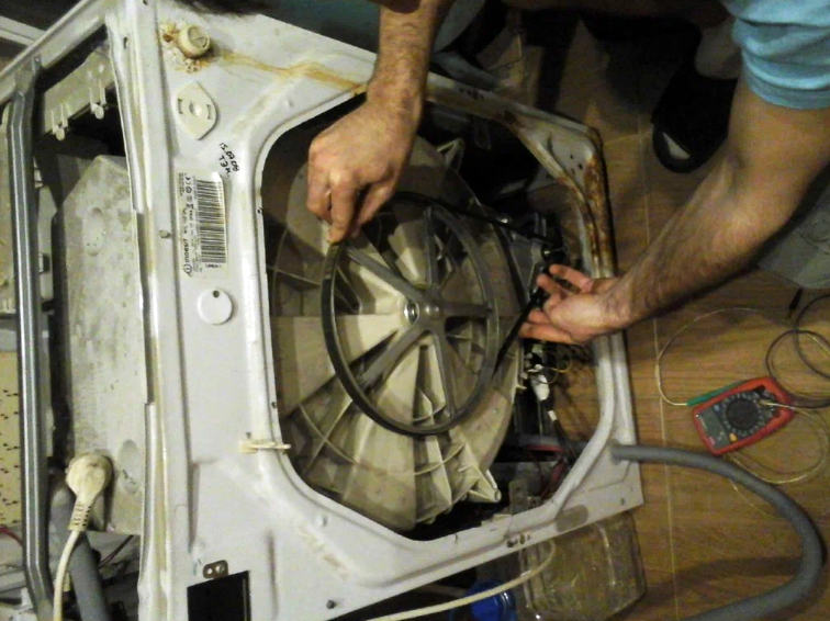Вячеслав:  Ремонт стиральных машин любой сложности. Опыт более 13 лет.