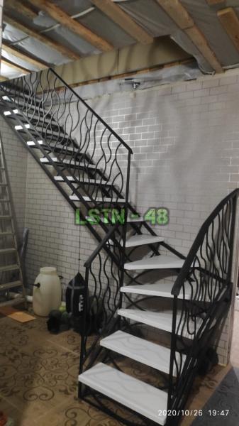 Александр:  Металлические лестницы на второй этаж