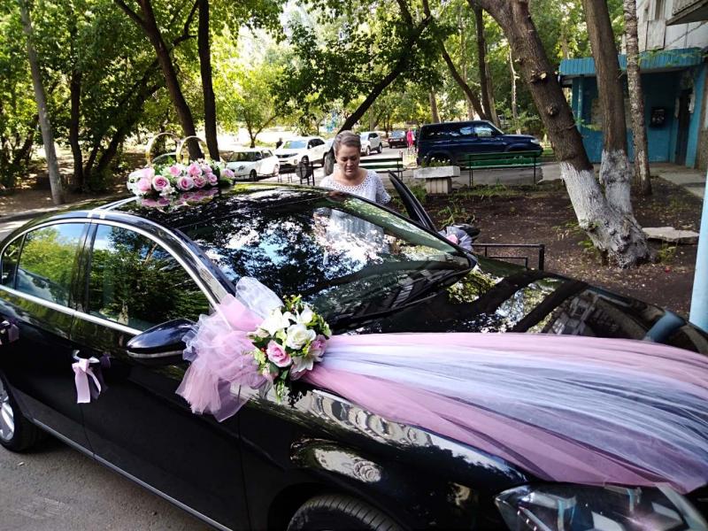 Галина:  Прокат свадебных украшении на машину