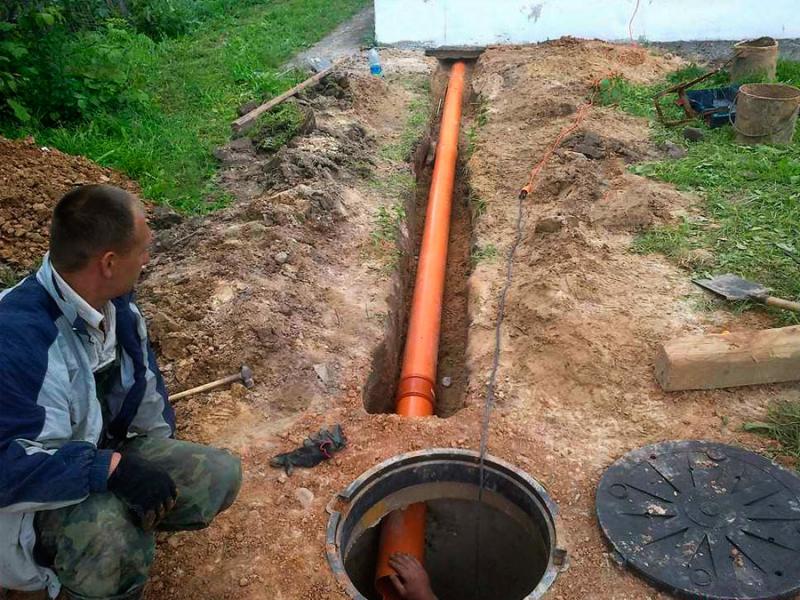 Адель:  Прокладка труб под канализацию