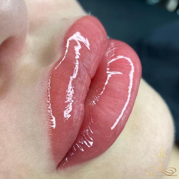 Катерина:  Перманентный макияж губ