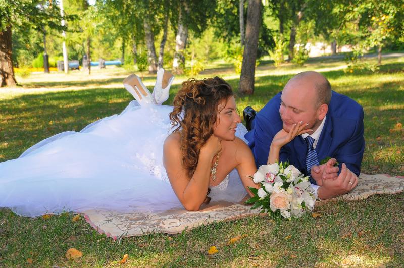 Олег:  Фото-видеосъемка свадеб, выпускных и т. д.