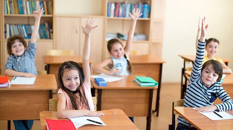 Евгения:  Выполнение домашнего задания с младшими школьниками
