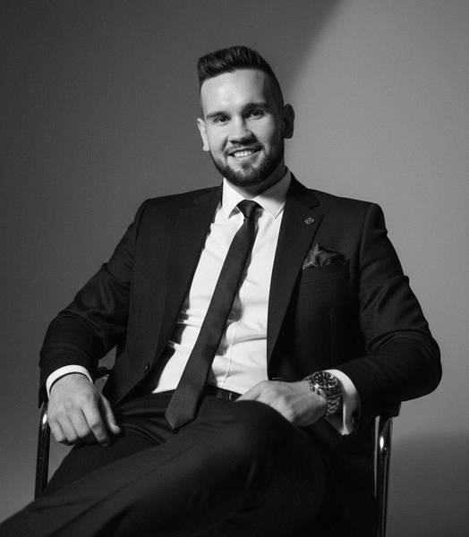 Ведущий, тамада, церемониймейстер 