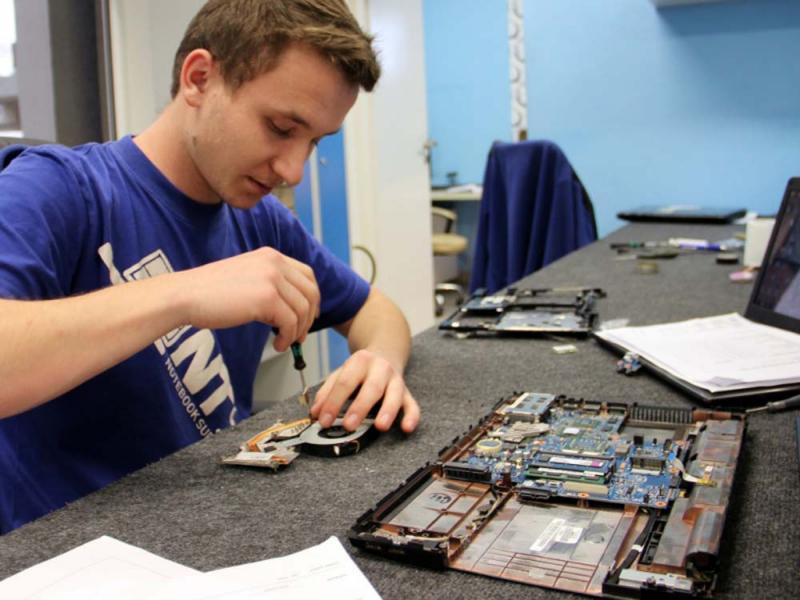 ЧАСТНЫЙ мастер ВЛАД:  Срочный ремонт компьютеров и ноутбуков в день обращения.