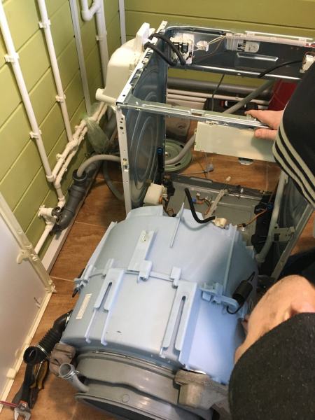Илья:  Срочный ремонт стиральных машин на дому