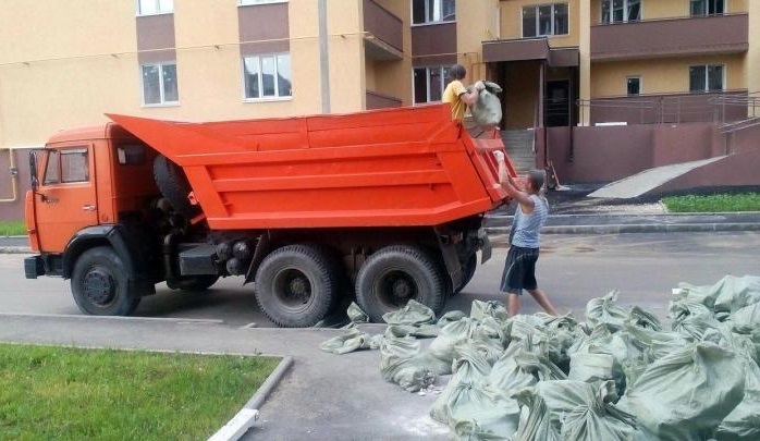 Дмитрий:  Вывоз строительного и бытового мусора в любых объемах
