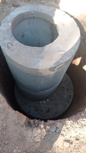Руслан:  Копка септиков из бетонных колец 