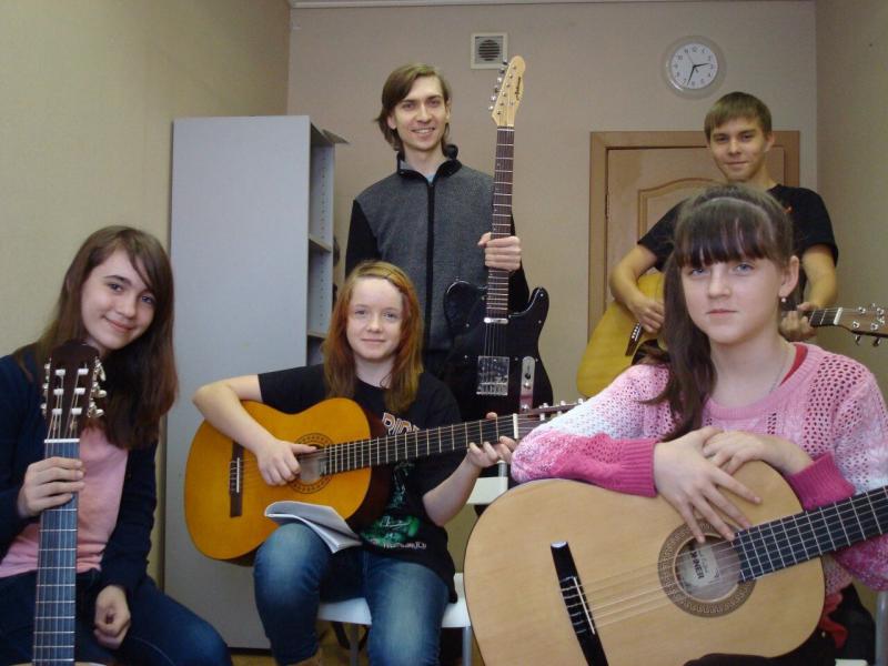 Руся:  Уроки игры на гитаре в Североуральске.