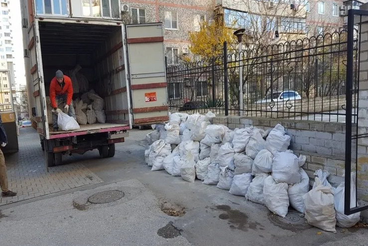 Григорьев Василий:  Вывоз строительного мусора с грузчиками
