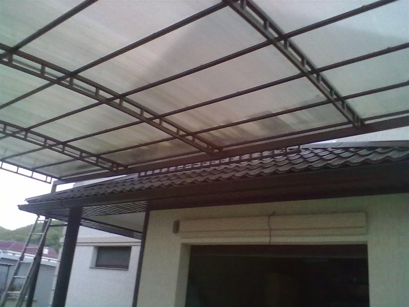 Сварочные работы, забор, навес. Мастер сантехник.