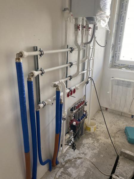 Ренат:  Монтаж системы водоснабжения в доме 