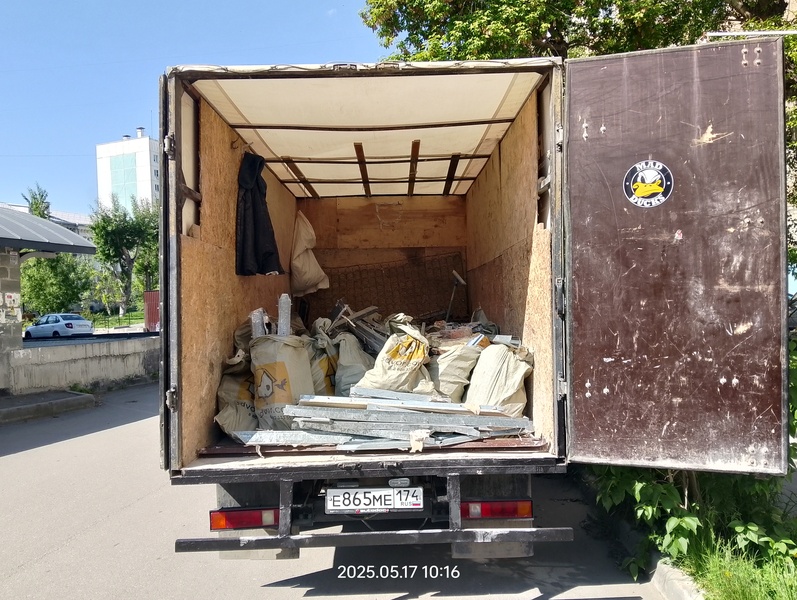 Вывоз строительного мусора. Вывоз строительного мусора.