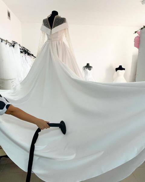 Ирина:  Отпаривание свадебных платьев 