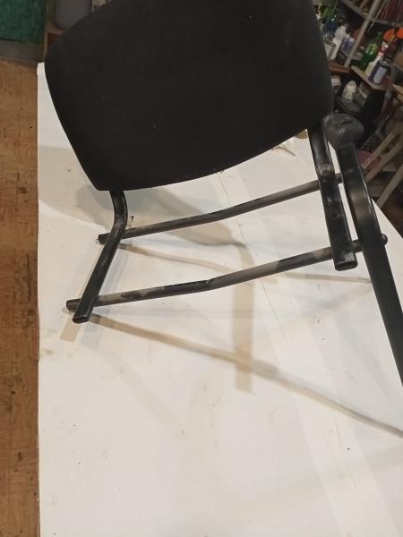 Андрей:  ремонт металлических стульев