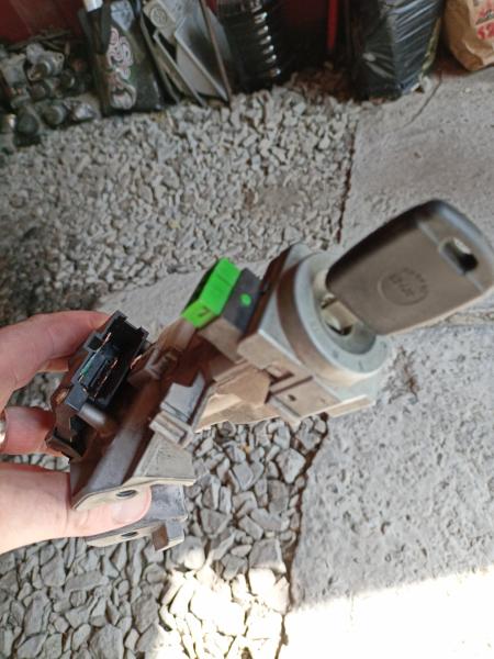 Замена, ремонт замков зажигания автомобиля.