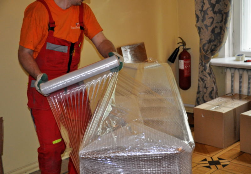 Виталий:  Упаковка мебели при переезде, квартирный переезд