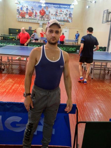 Армен:  Тренер по настольному теннису