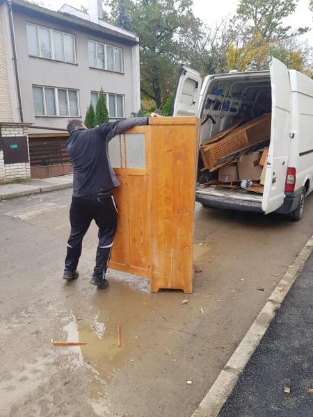 Олег Абрамов:  Вывоз мебели. Утилизация старой мебели.