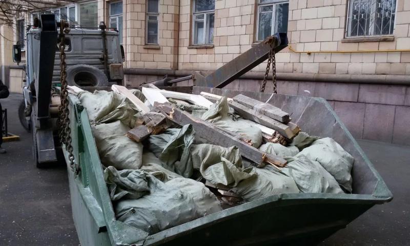 Уборка мусора НН:  Контейнер для вывоза мусора в Нижнем Новгороде 